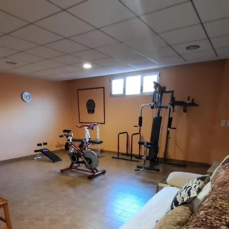 Casa Con Piscina Y Gimnasio Privados بيت للعطل